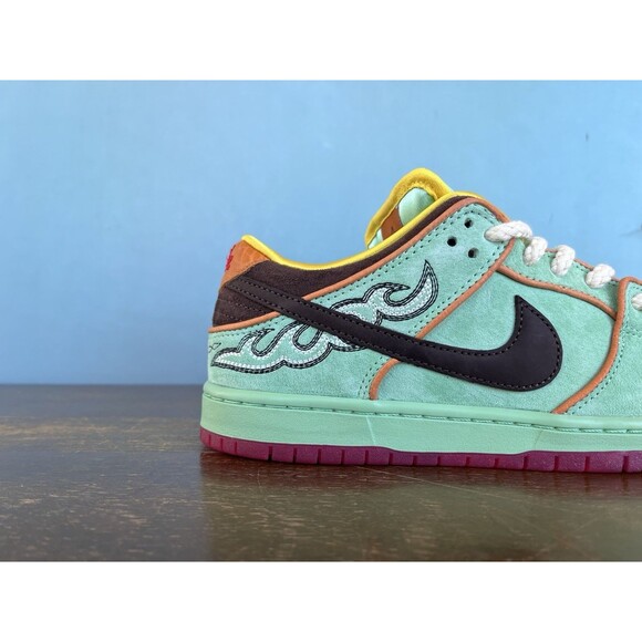 Nike SB Dunk Low Pro QS \